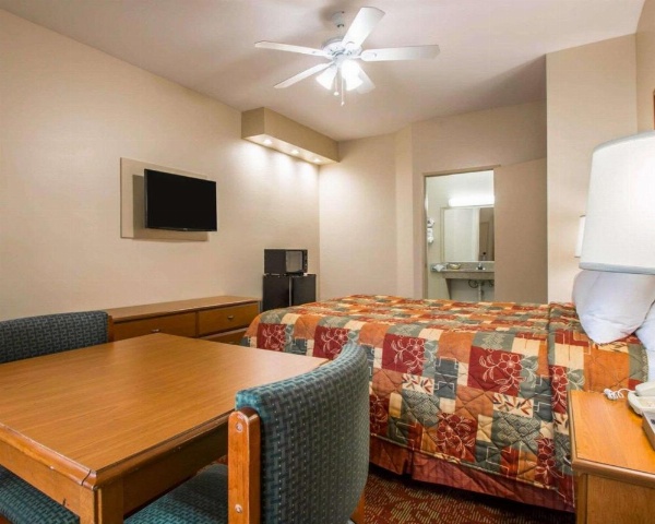 Rodeway Inn Encinitas North image 17